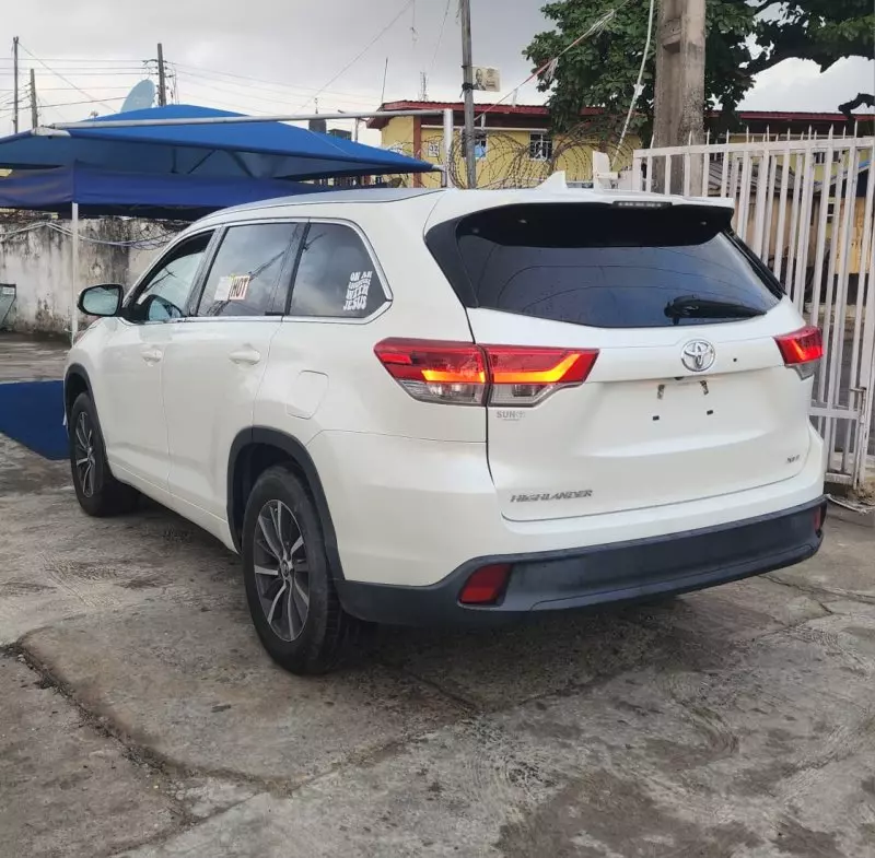 Toyota Highlander   - 2018