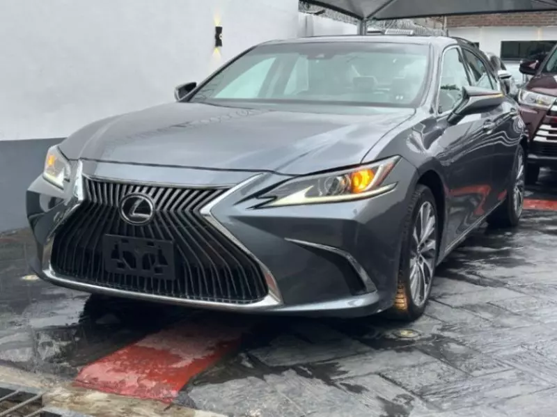 Lexus ES 350   - 2019