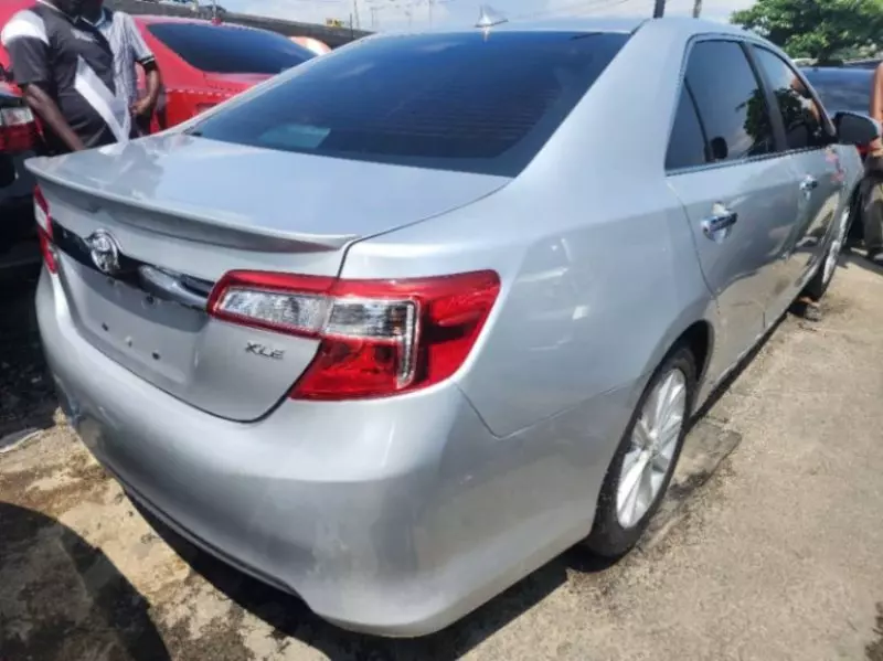 Toyota Camry   - 2013