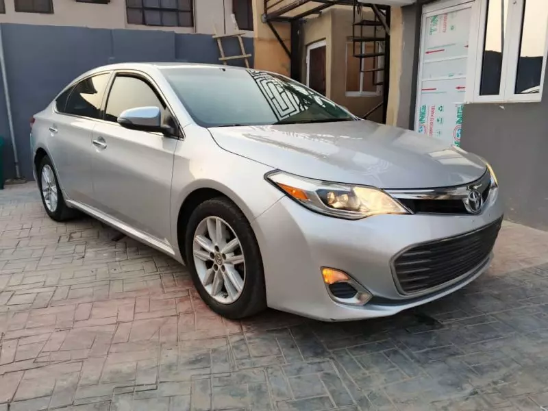 Toyota Avalon   - 2013
