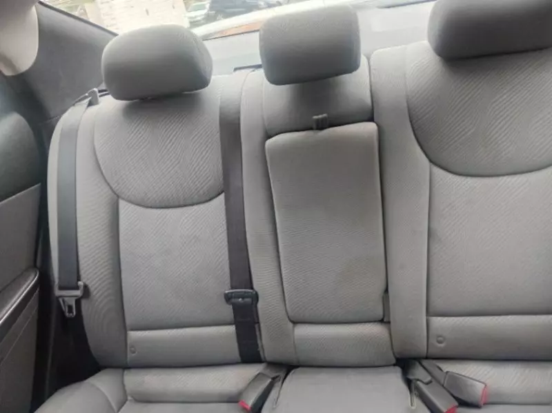 Hyundai Elantra   - 2013
