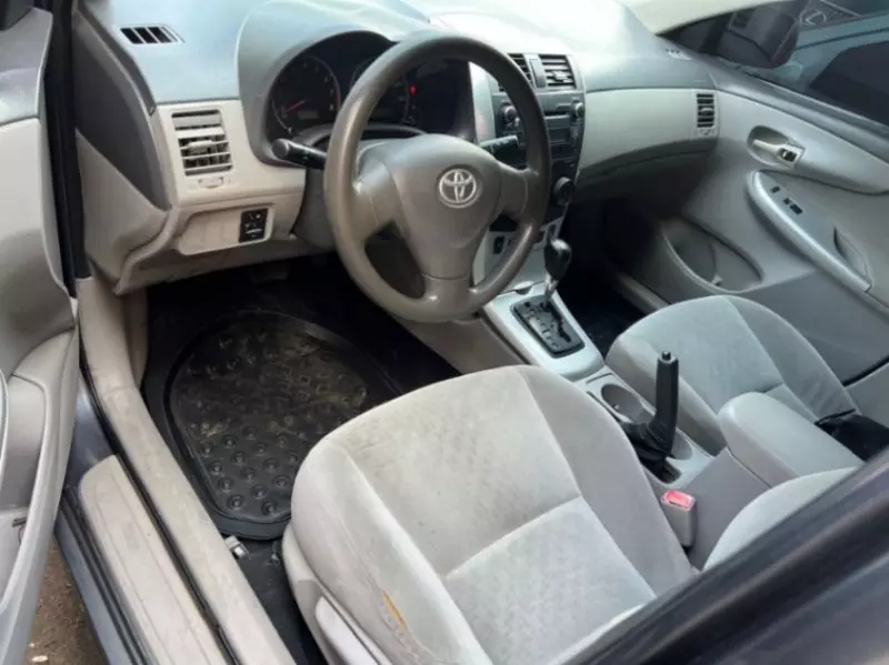 Toyota corolla   - 2009
