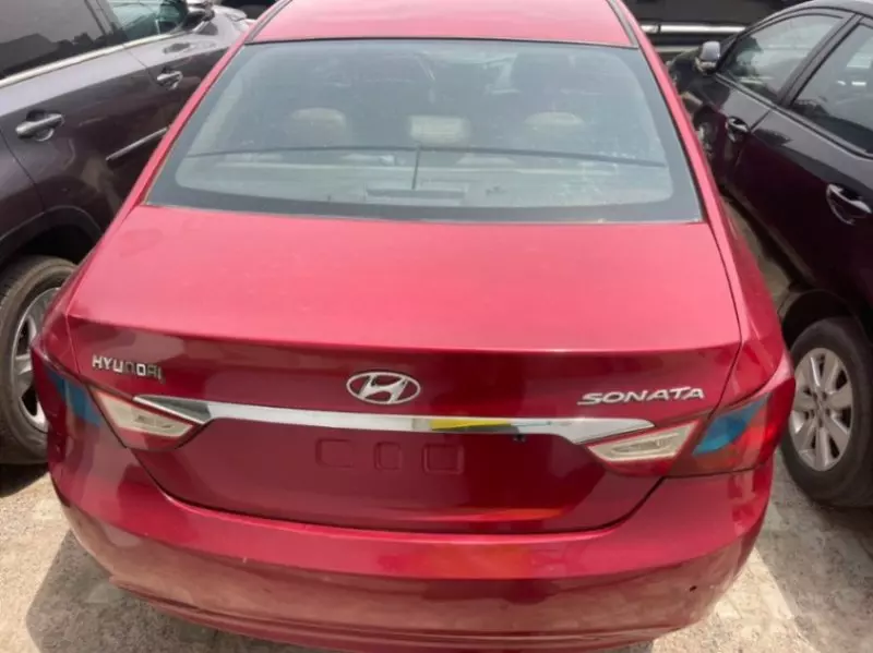 Hyundai Sonata   - 2011