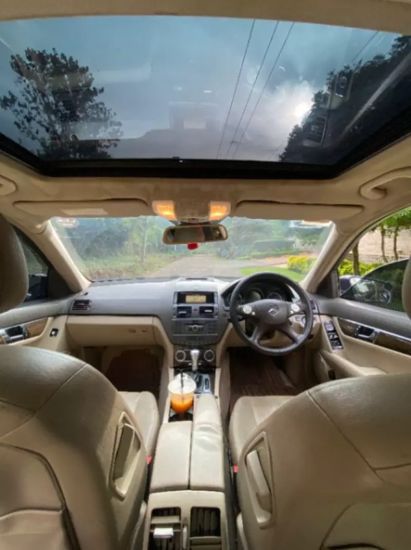 Mercedes-Benz C200   - 2010