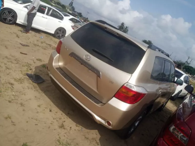 Toyota Highlander   - 2009