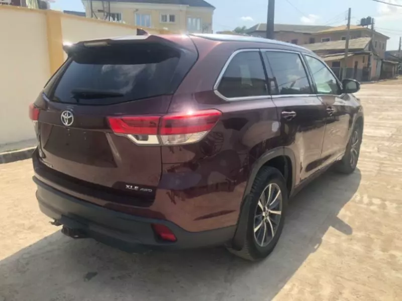 Toyota Highlander   - 2017