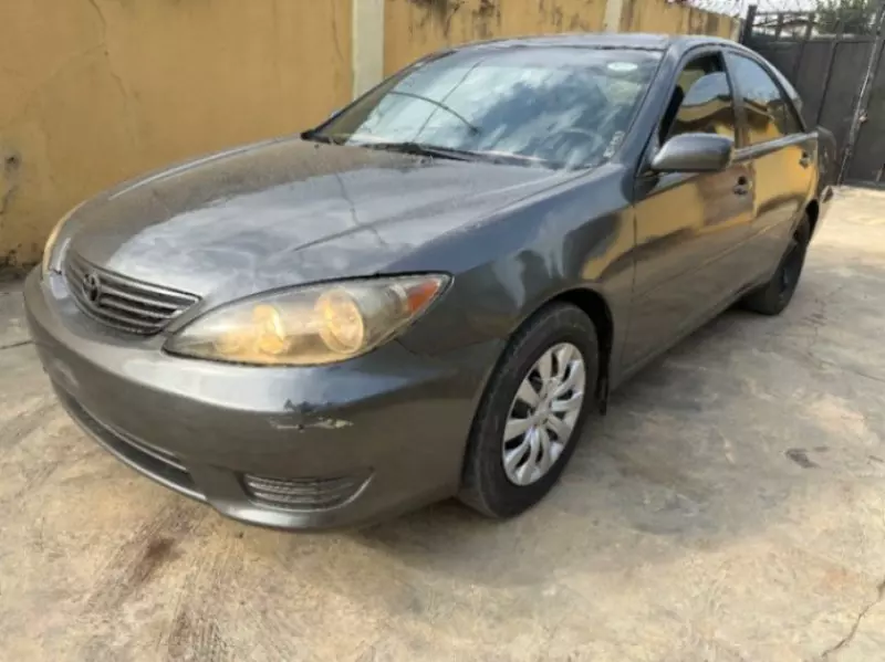 Toyota Camry - 2005