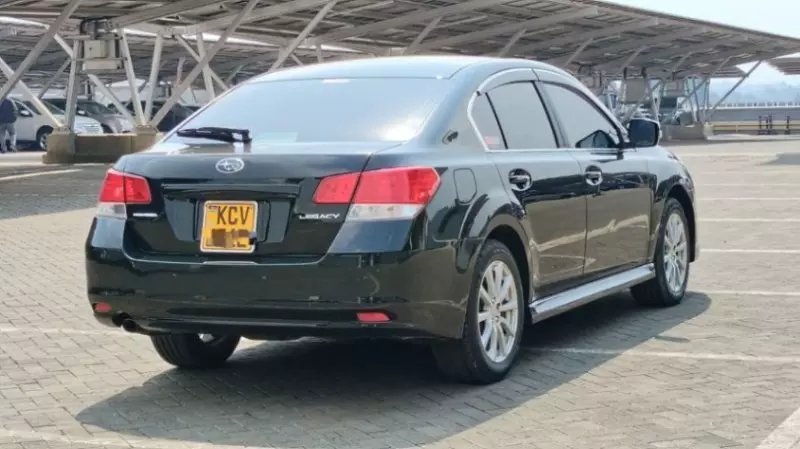Subaru Legacy    - 2012