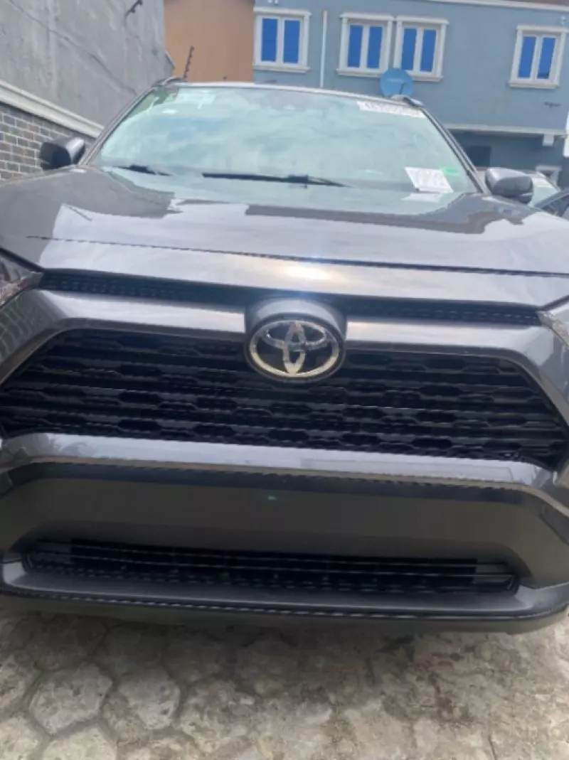 Toyota RAV 4   - 2021