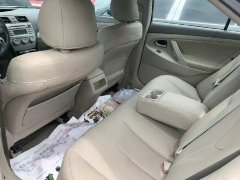 Toyota camry   - 2010