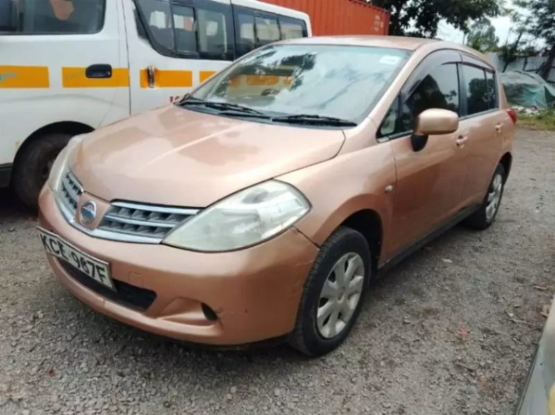 Nissan Tiida   - 2008