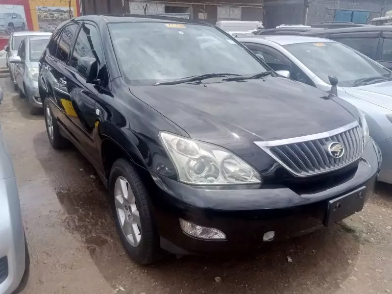 Toyota Harrier   - 2011