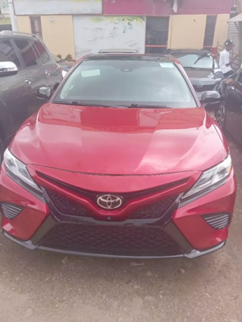 Toyota camry   - 2018