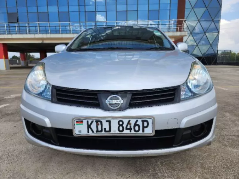 Nissan Advan    - 2015
