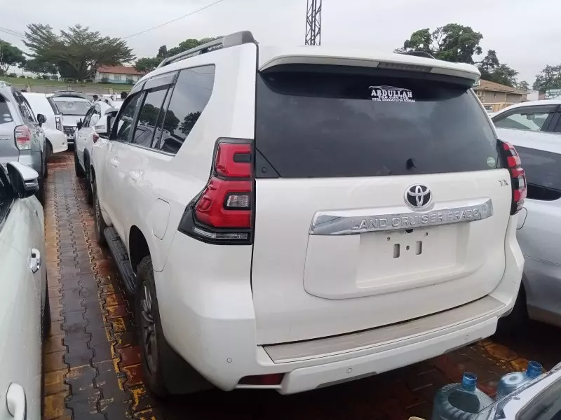 Toyota Landcruiser Prado   - 2019