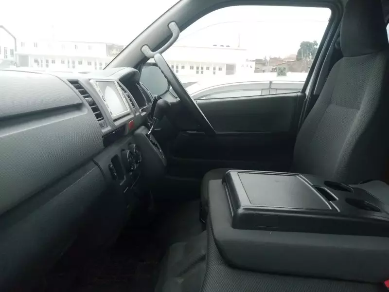 Toyota Hiace - 2014