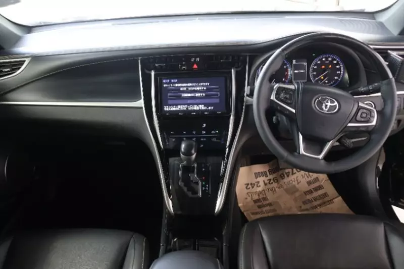 Toyota Harrier   - 2018