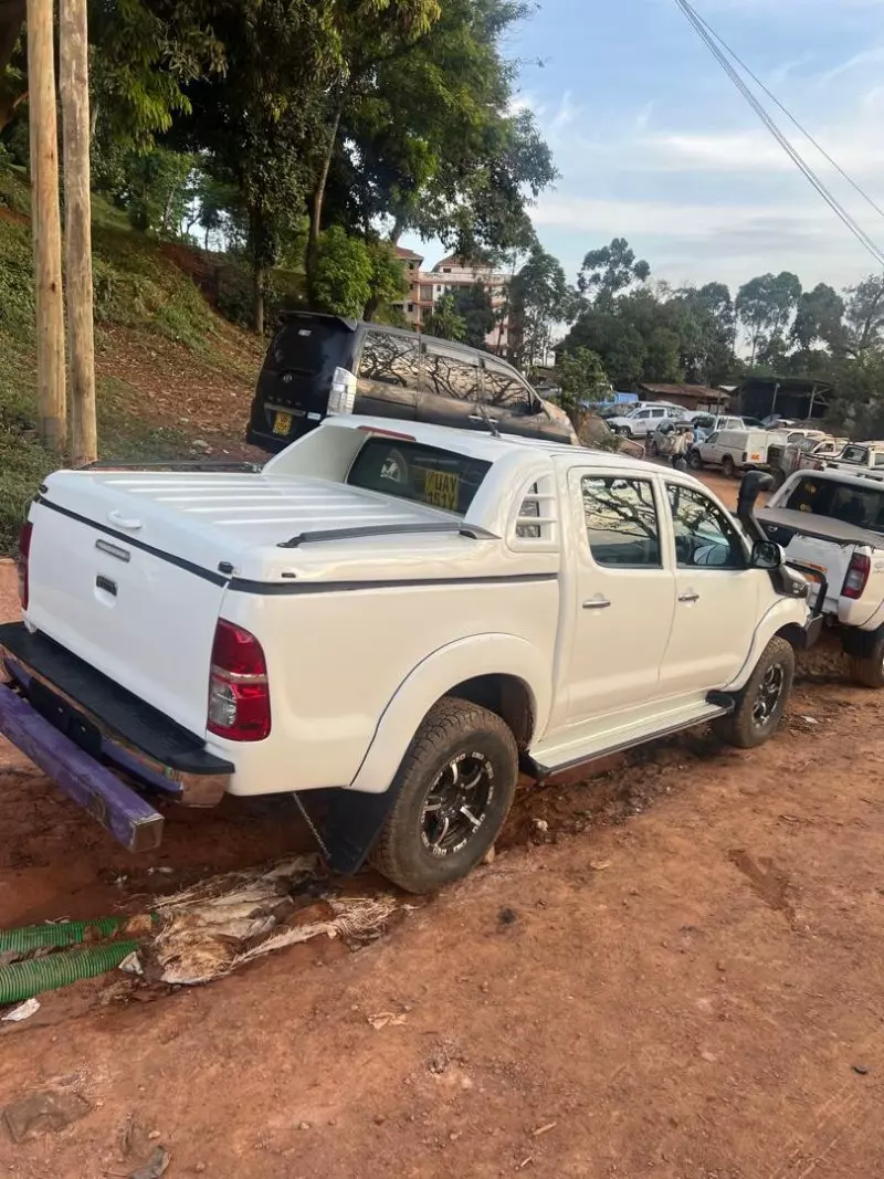 Toyota Hilux    - 2018