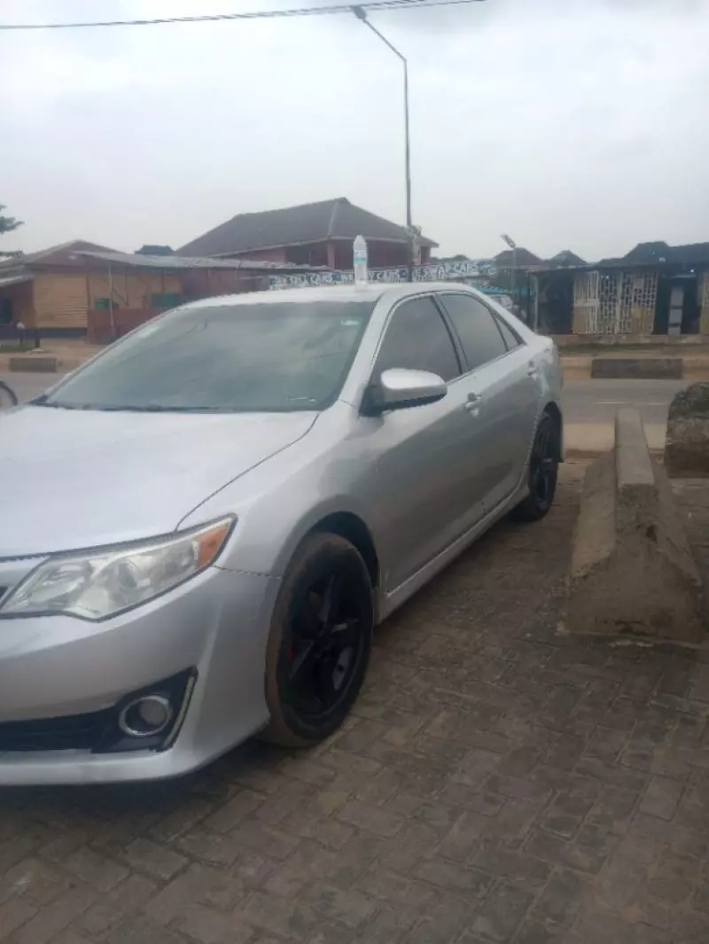 Toyota Camry   - 2016