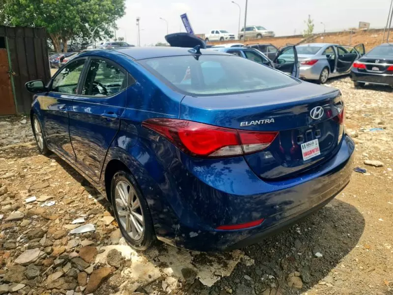 Hyundai Elantra   - 2014