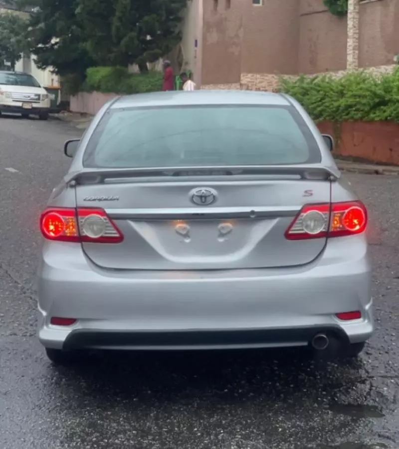 Toyota Corolla   - 2012