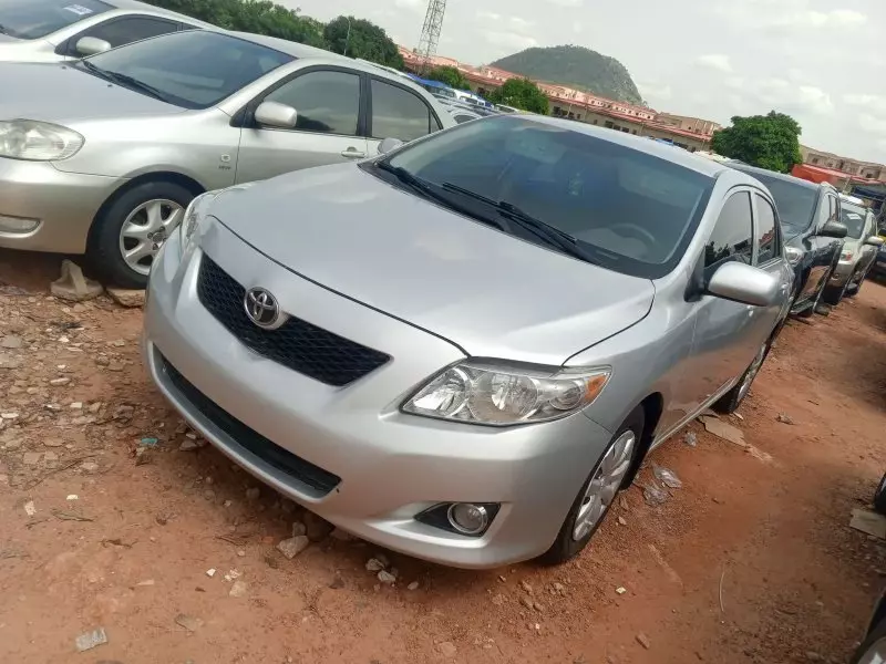 Toyota Corolla   - 2010