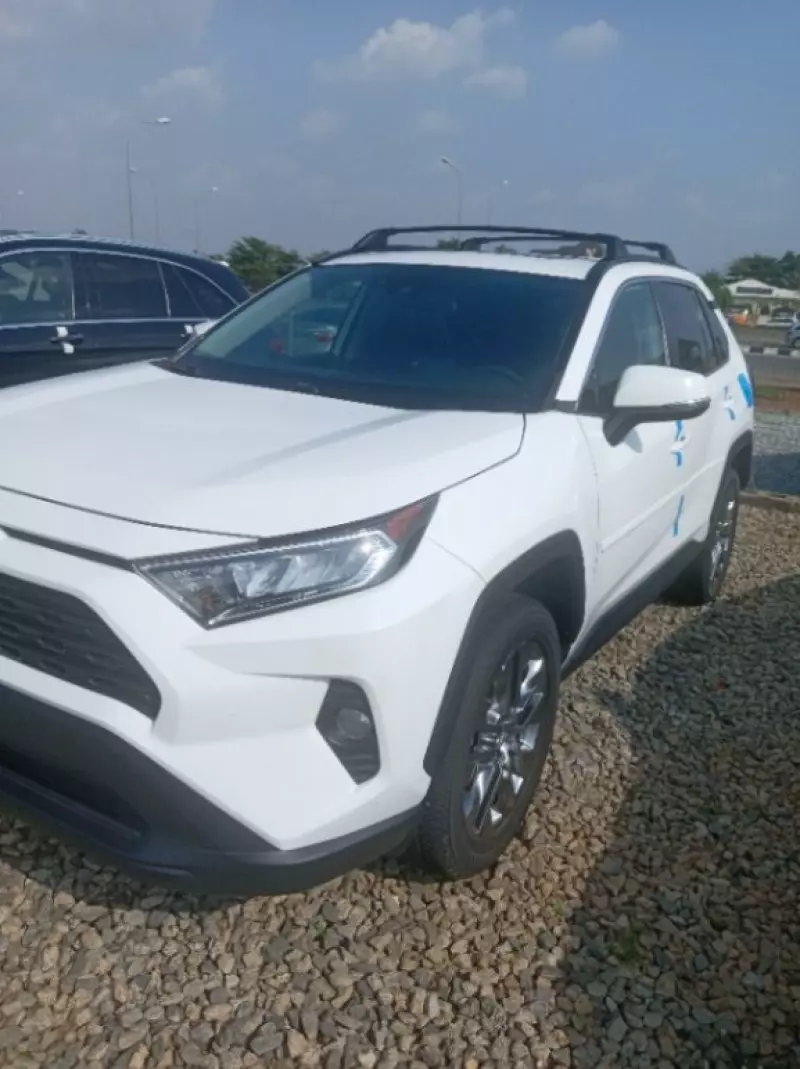 Toyota RAV4   - 2021