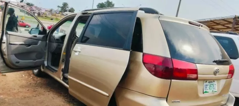Toyota Sienna   - 2004