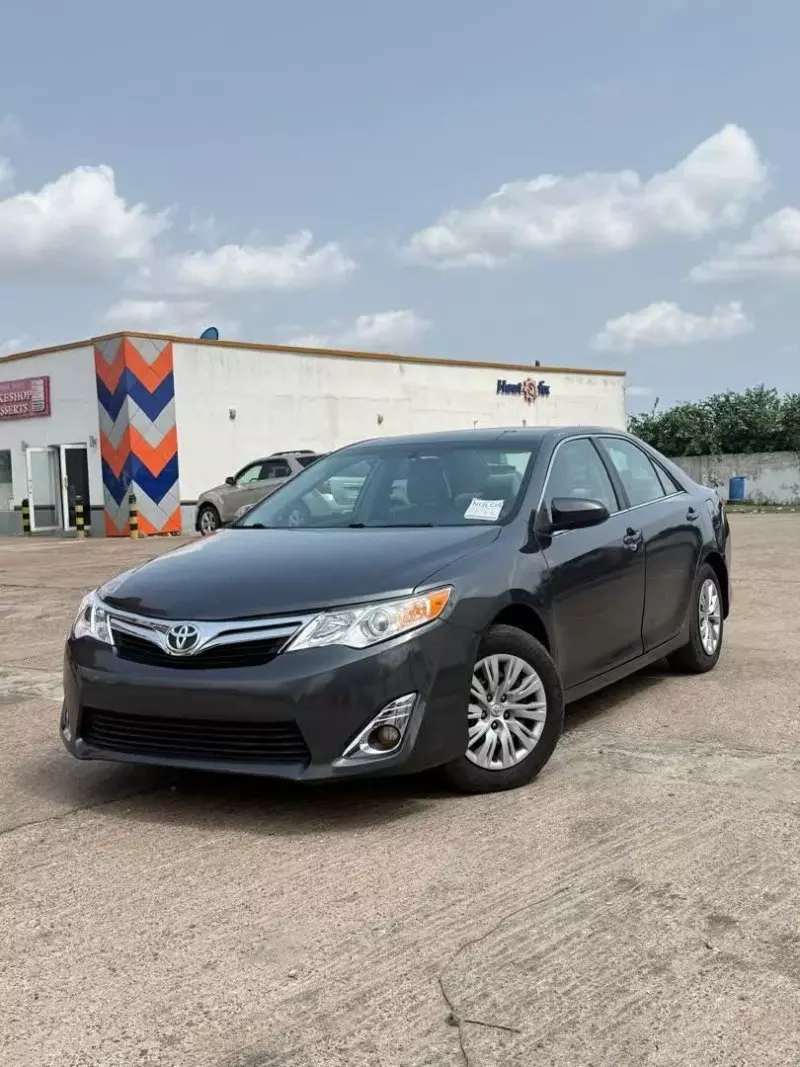 Toyota Camry   - 2012