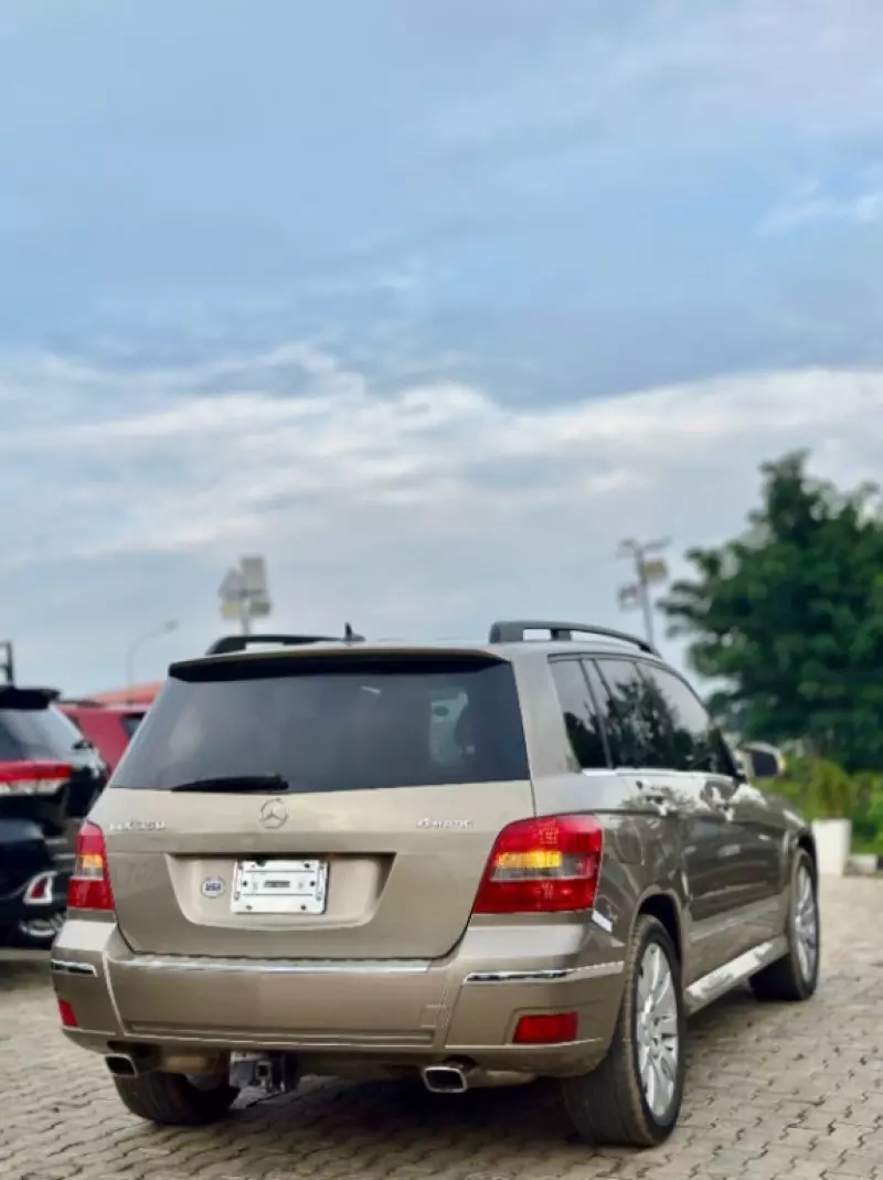 Mercedes-Benz GLK 350   - 2010