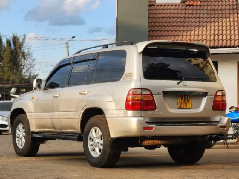 Toyota Landcruiser Vx V8    - 2001