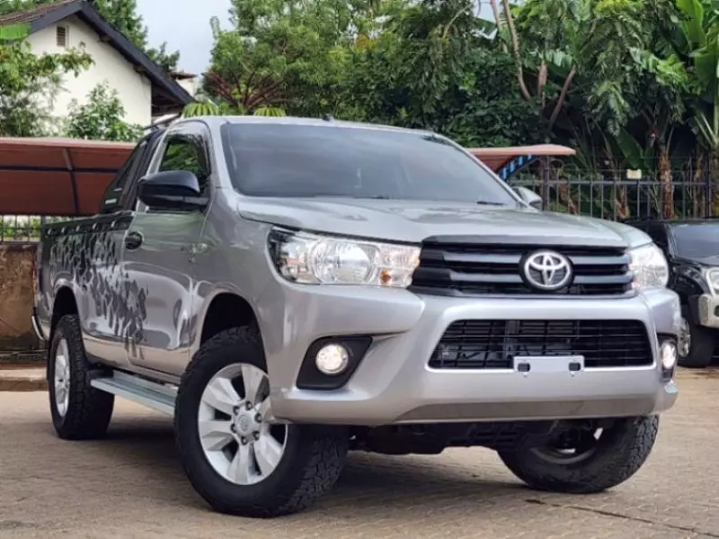 Toyota Hilux Revo    - 2018