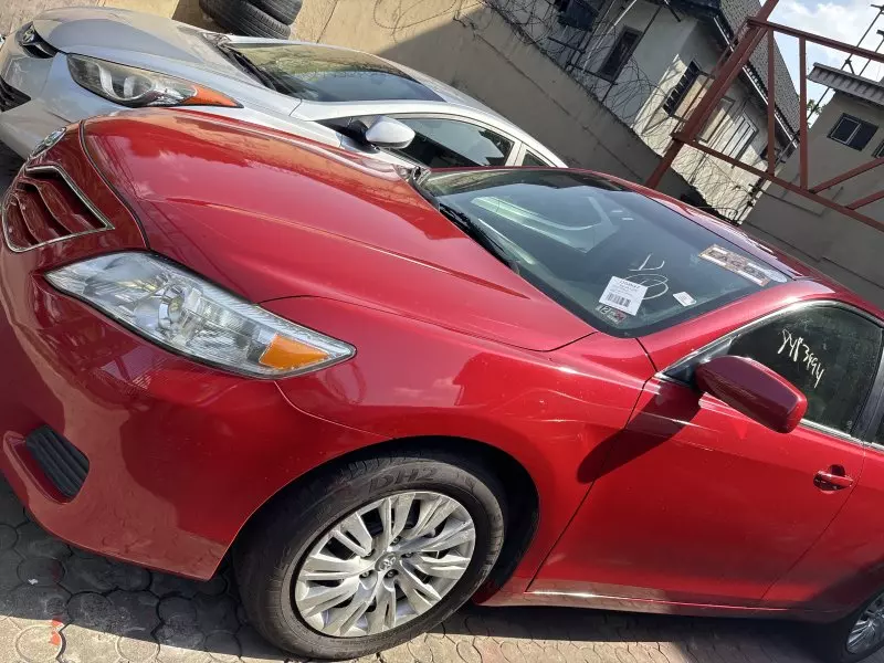 Toyota Camry   - 2011
