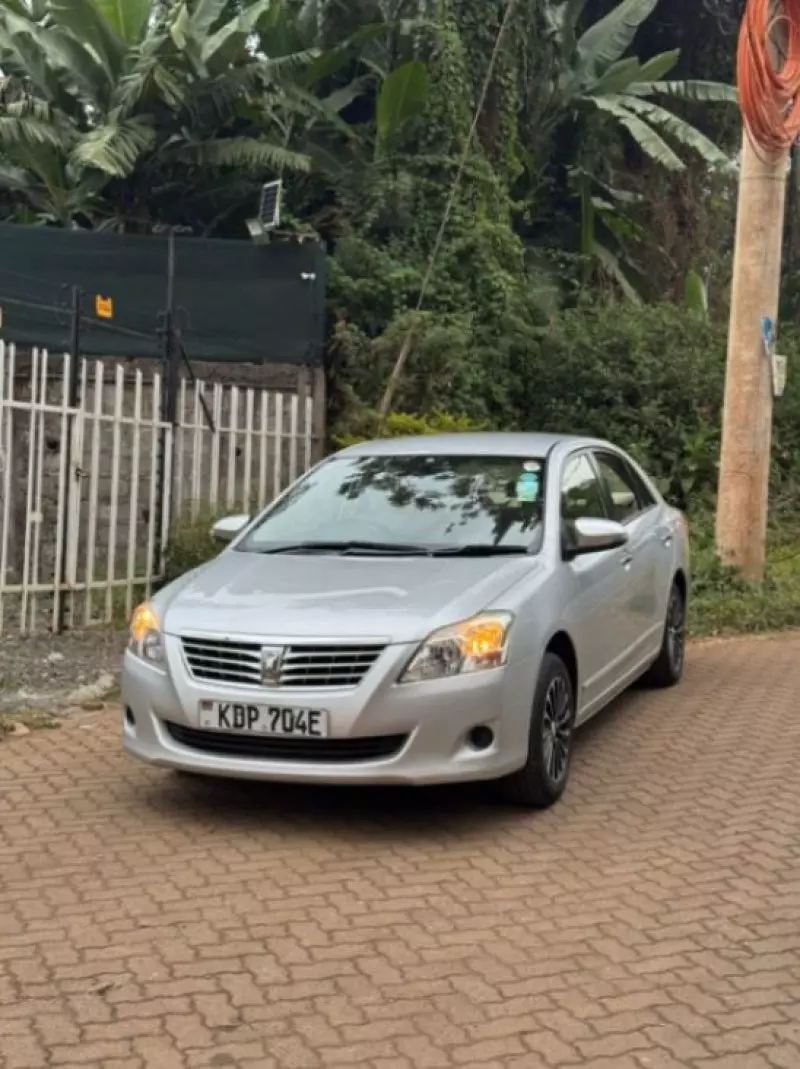 Toyota Premio    - 2016
