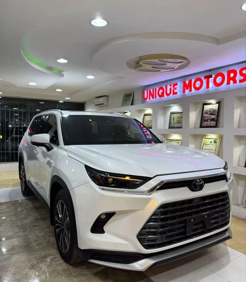 Toyota Grand Highlander   - 2024