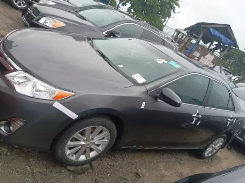 Toyota camry   - 2013