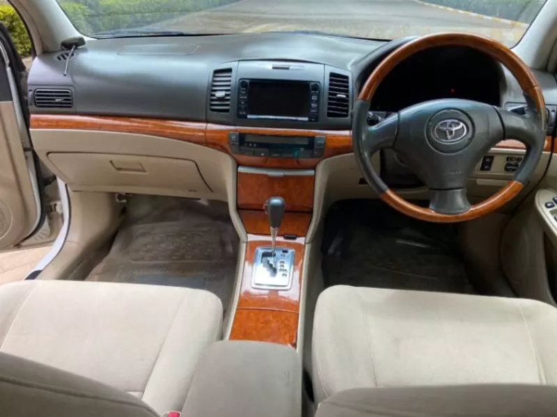 Toyota Premio    - 2006