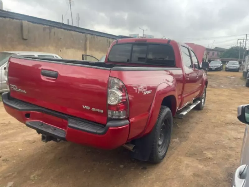 Toyota Tacoma   - 2008