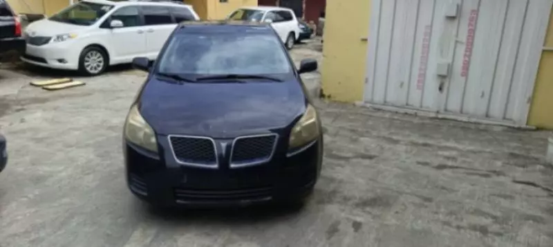 Pontiac Vibe   - 2009