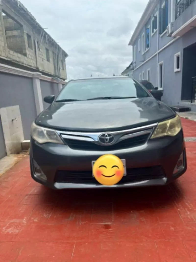 Toyota Camry   - 2014