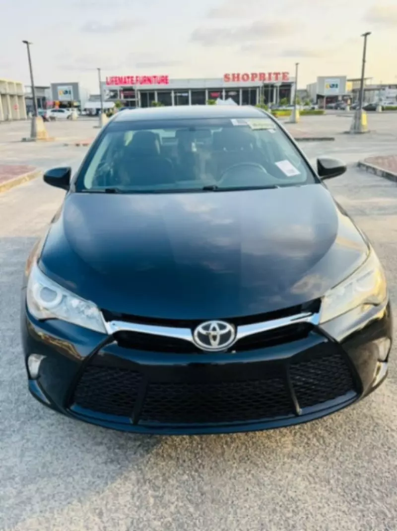 Toyota Camry   - 2016
