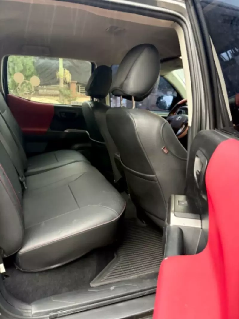 Toyota Tacoma   - 2019