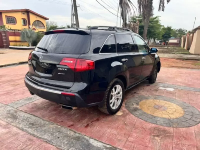 Acura MDX   - 2011