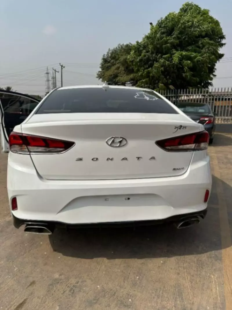 Hyundai Sonata   - 2018