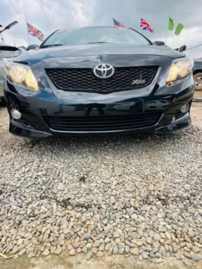 Toyota Corolla   - 2009