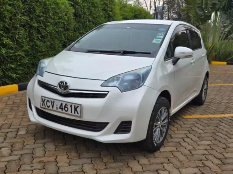 Toyota Ractis   - 2011