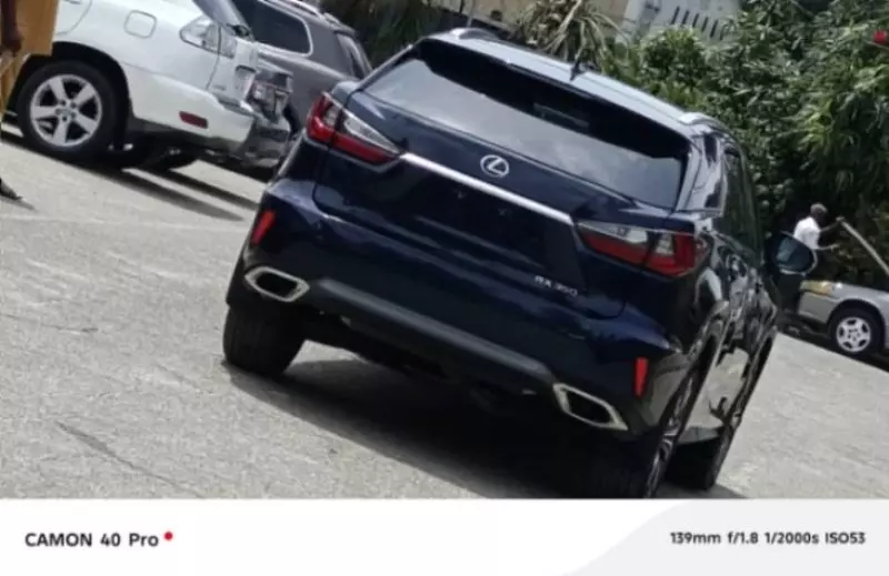 Lexus RX   - 2019