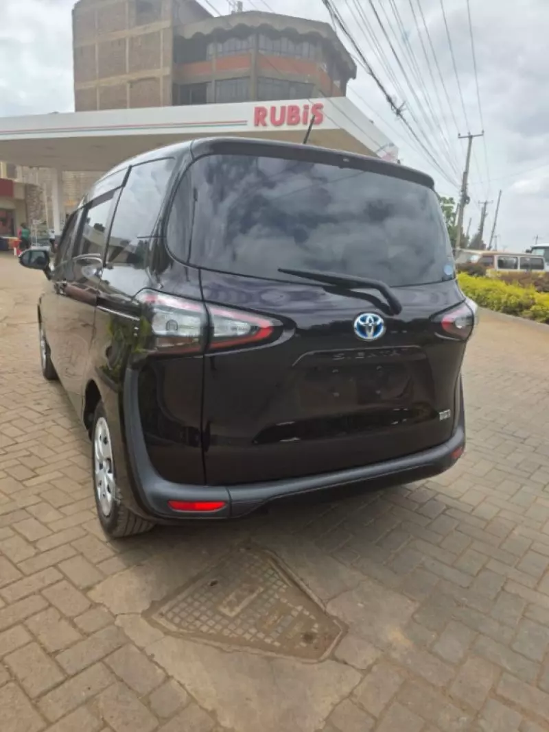 Toyota Sienta Hybrid    - 2019