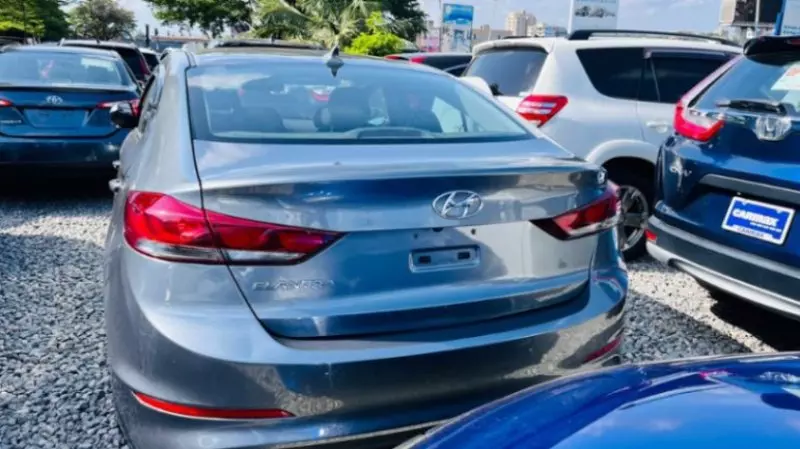Hyundai Elantra   - 2018