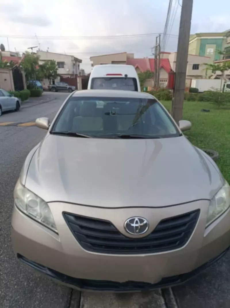 Toyota Camry - 2008